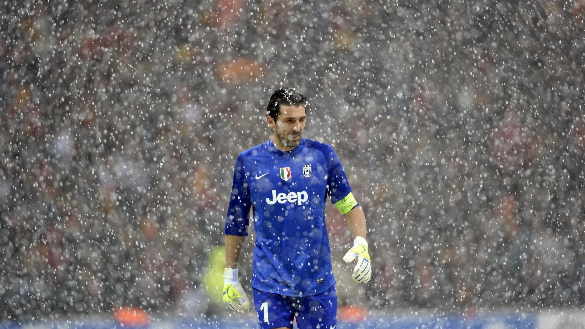 全国游泳冠军赛女子项目竞争激烈，全国游泳冠军锦标赛